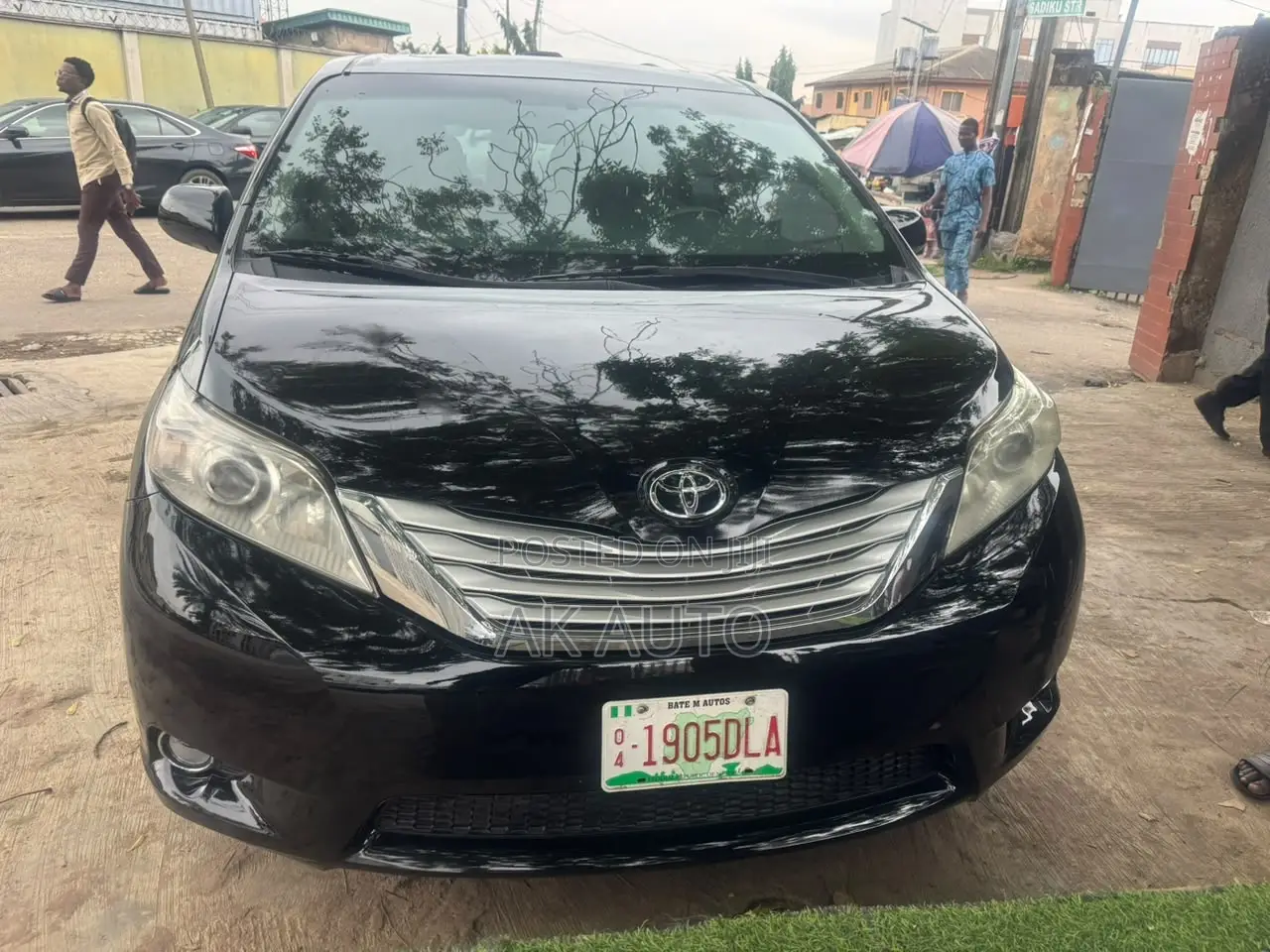 Toyota Sienna 2011 Black