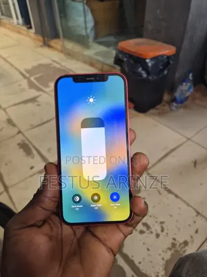 Apple iPhone 12 64 GB Red