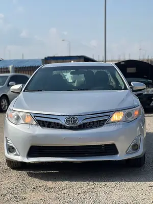 Toyota Camry LE 4dr Sedan (2.5L 4cyl 6A) 2014 Silver