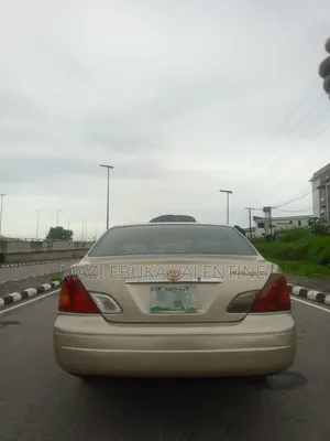 Toyota Avalon 2005 Gold