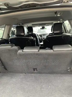 Toyota Highlander XLE 4x4 V6 (3.5L 6cyl 8A) 2018 Silver