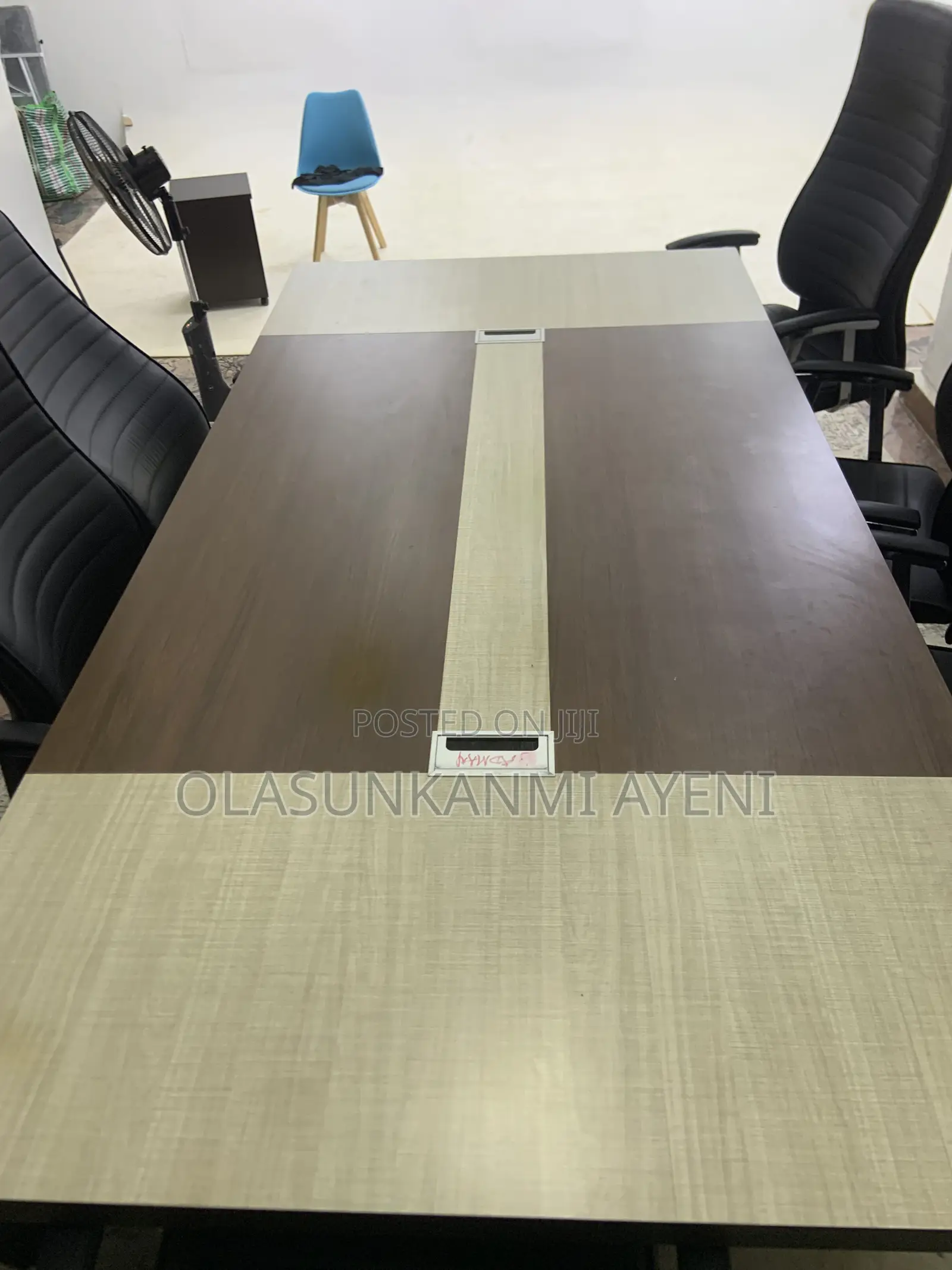 Meeting/Conference Table.