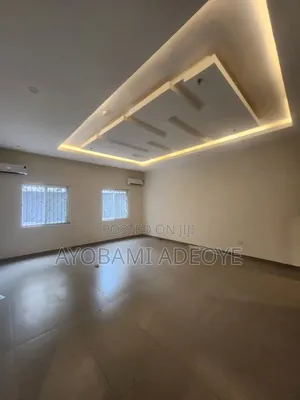3bdrm Apartment in Oroke Drive, Old Ikoyi for rent