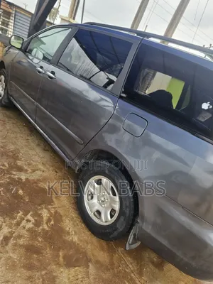 Toyota Sienna LE 2009 Gray