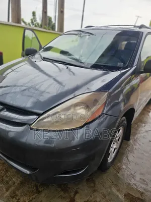 Toyota Sienna LE 2009 Gray