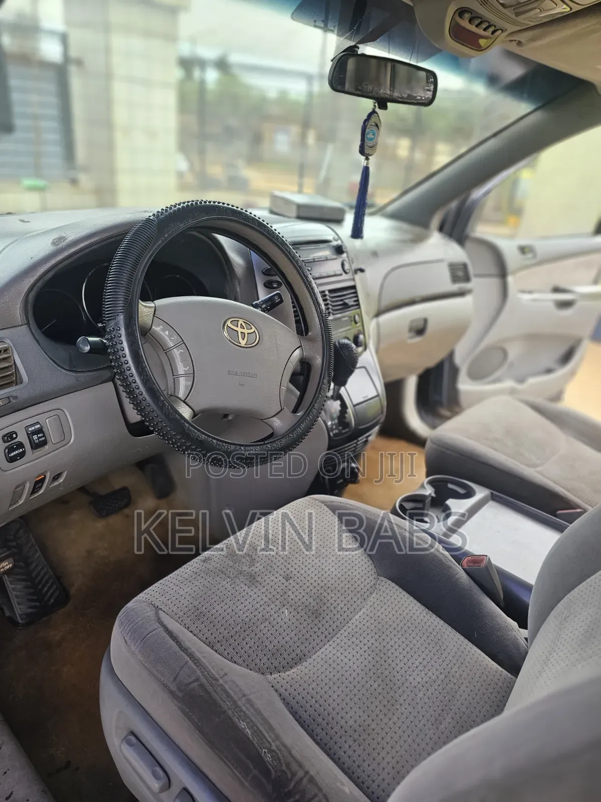 Toyota Sienna LE 2009 Gray