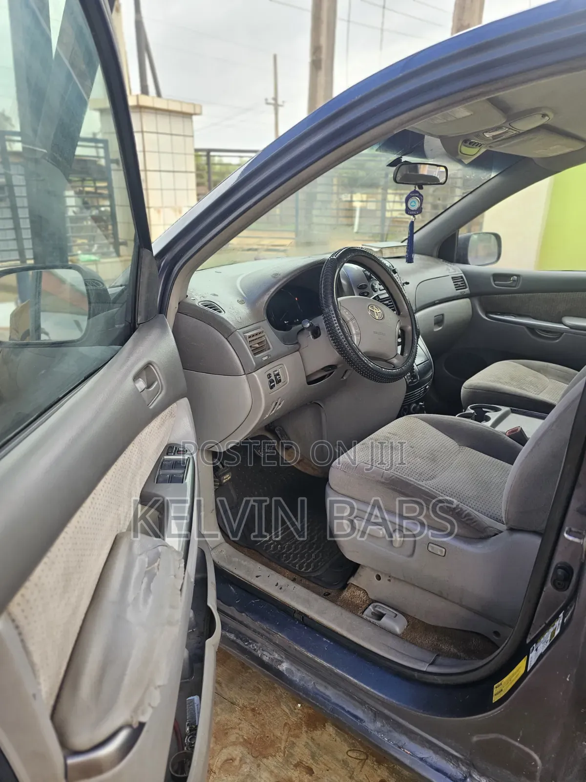 Toyota Sienna LE 2009 Gray