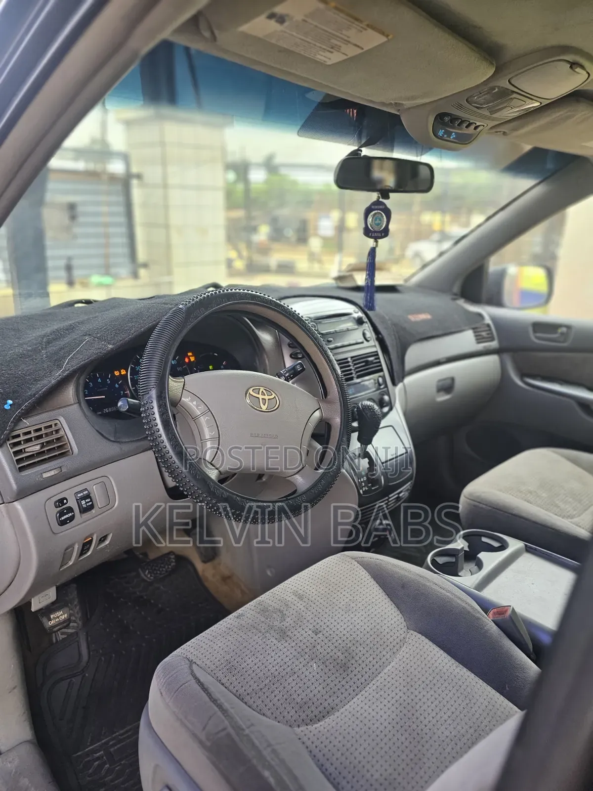 Toyota Sienna LE 2009 Gray