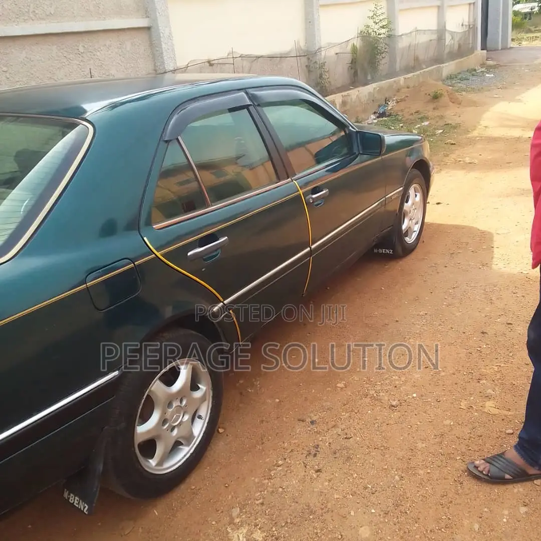 Mercedes-Benz C180 2011 Gray