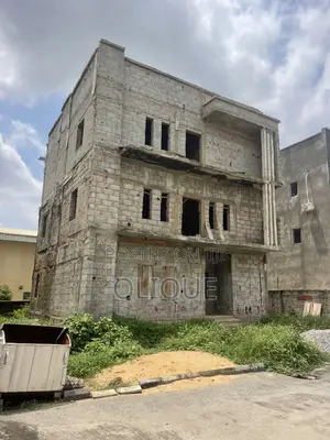 6bdrm Duplex in Dawaki for sale