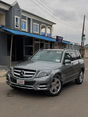 Mercedes-Benz GLK-Class Base GLK 350 4dr AWD 4MATIC (3.5L 6cyl 7A) 2015