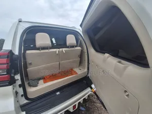 Toyota Land Cruiser Prado 2023 White