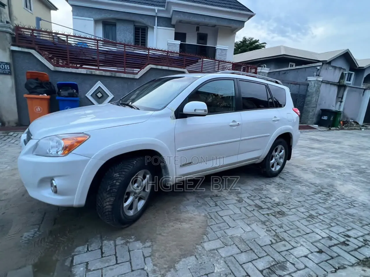 Toyota RAV4 2010 White