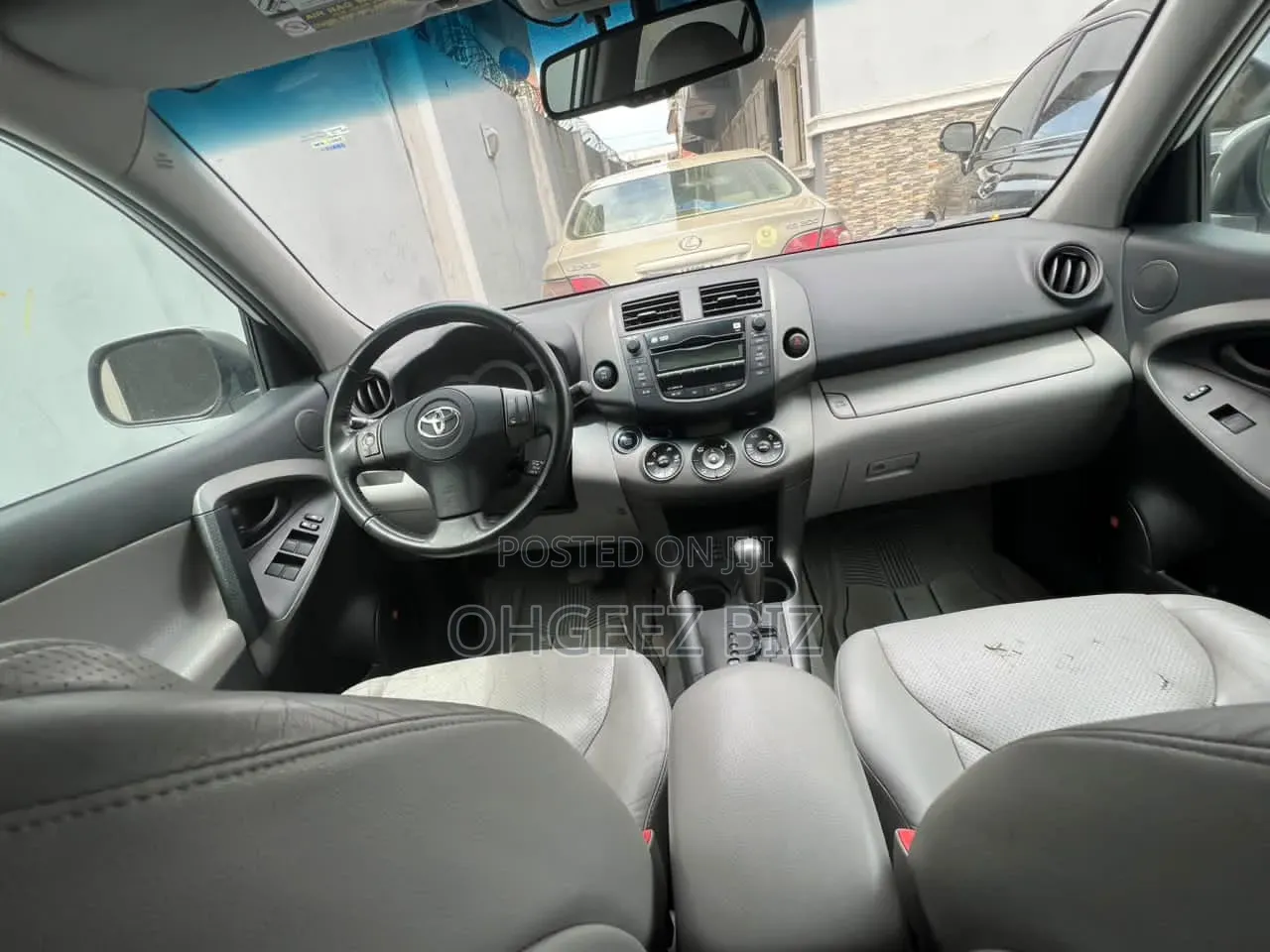 Toyota RAV4 2010 White