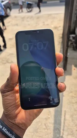 Apple iPhone 11 64 GB Yellow