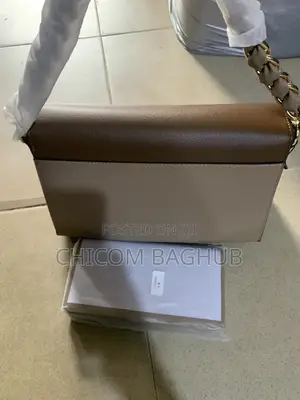 Stand Out Quality Hang Bag