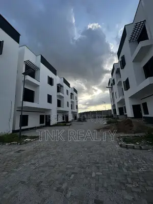 Furnished 5bdrm Duplex in Jahi for sale