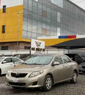 Toyota Corolla LE 4dr Sedan (1.8L 4cyl 4A) 2010 Gold