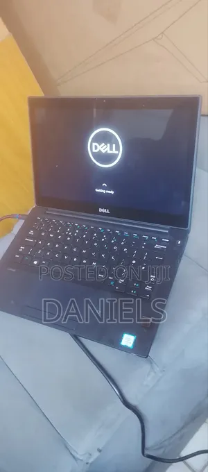 Laptop Dell Latitude 3390 2-in-1 8GB Intel Core i5 HDD+SSD 256GB
