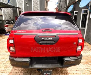 Toyota Hilux 2022 Red