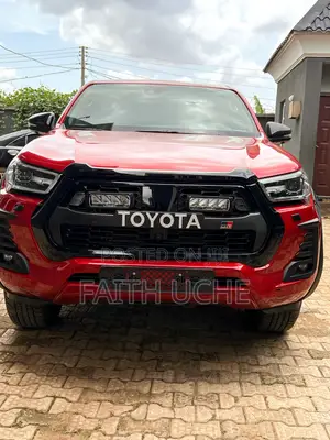 Toyota Hilux 2022 Red
