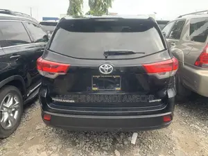 Toyota Highlander Limited 4dr SUV AWD (3.5L 6cyl 6A) 2015 Black