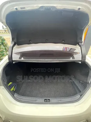 Toyota Corolla 2016 Off white