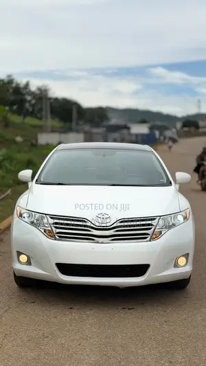 Toyota Venza XLE 2012 White