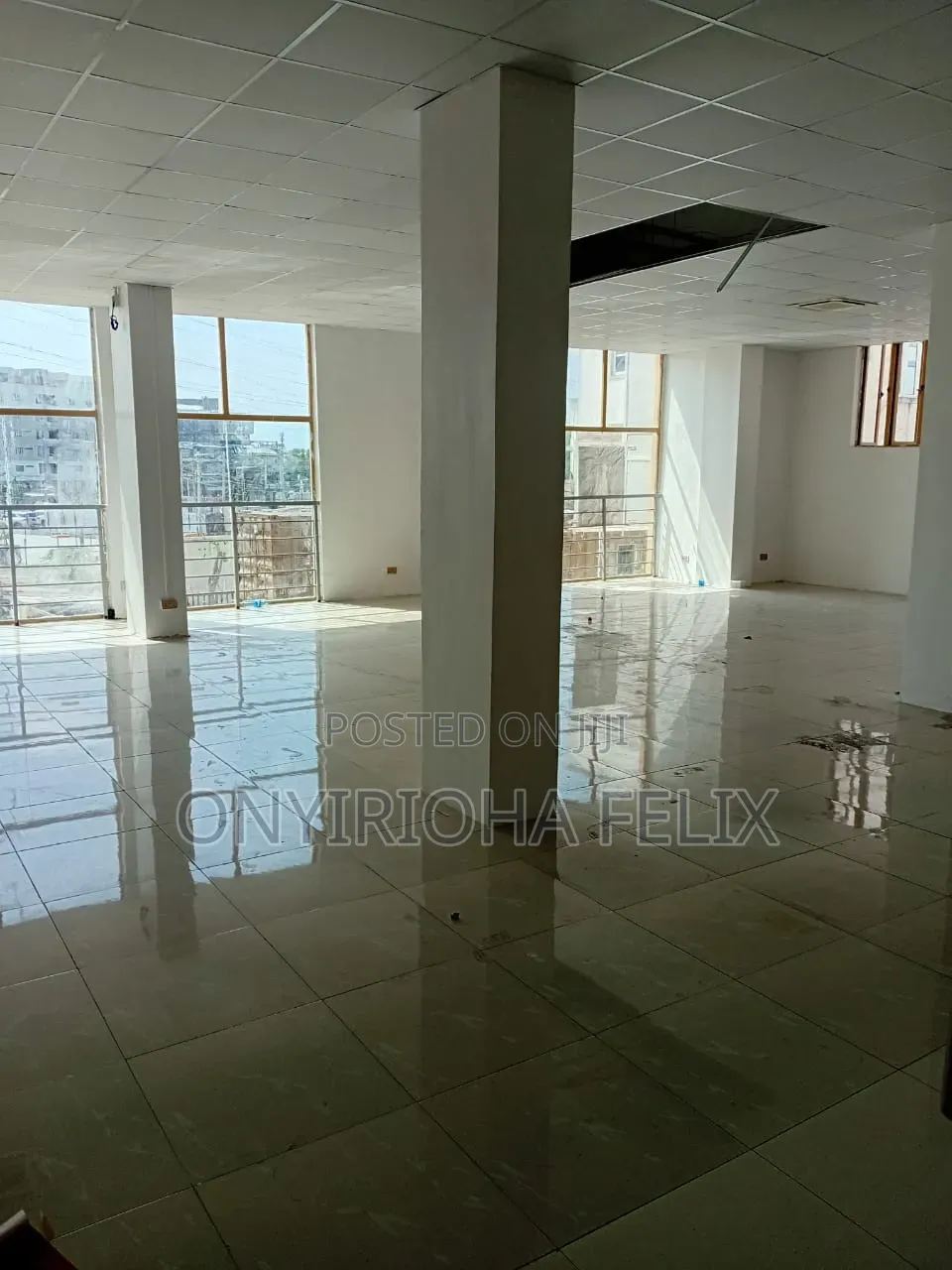 162 Square Metres/Office Space