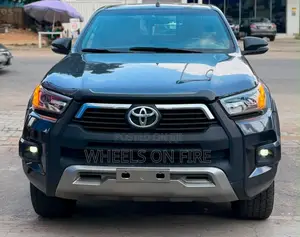 Toyota Hilux Revo Double Cab Petrol 2.7 AWD 2021 Black
