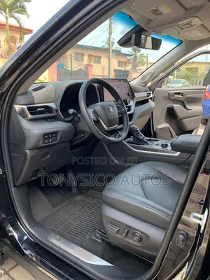 Toyota Highlander Limited AWD 2023 Black