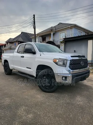 Toyota Tundra 2019 White