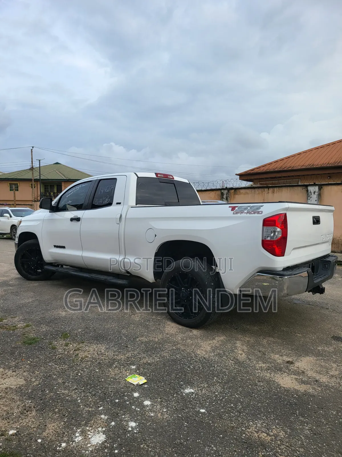 Toyota Tundra 2019 White