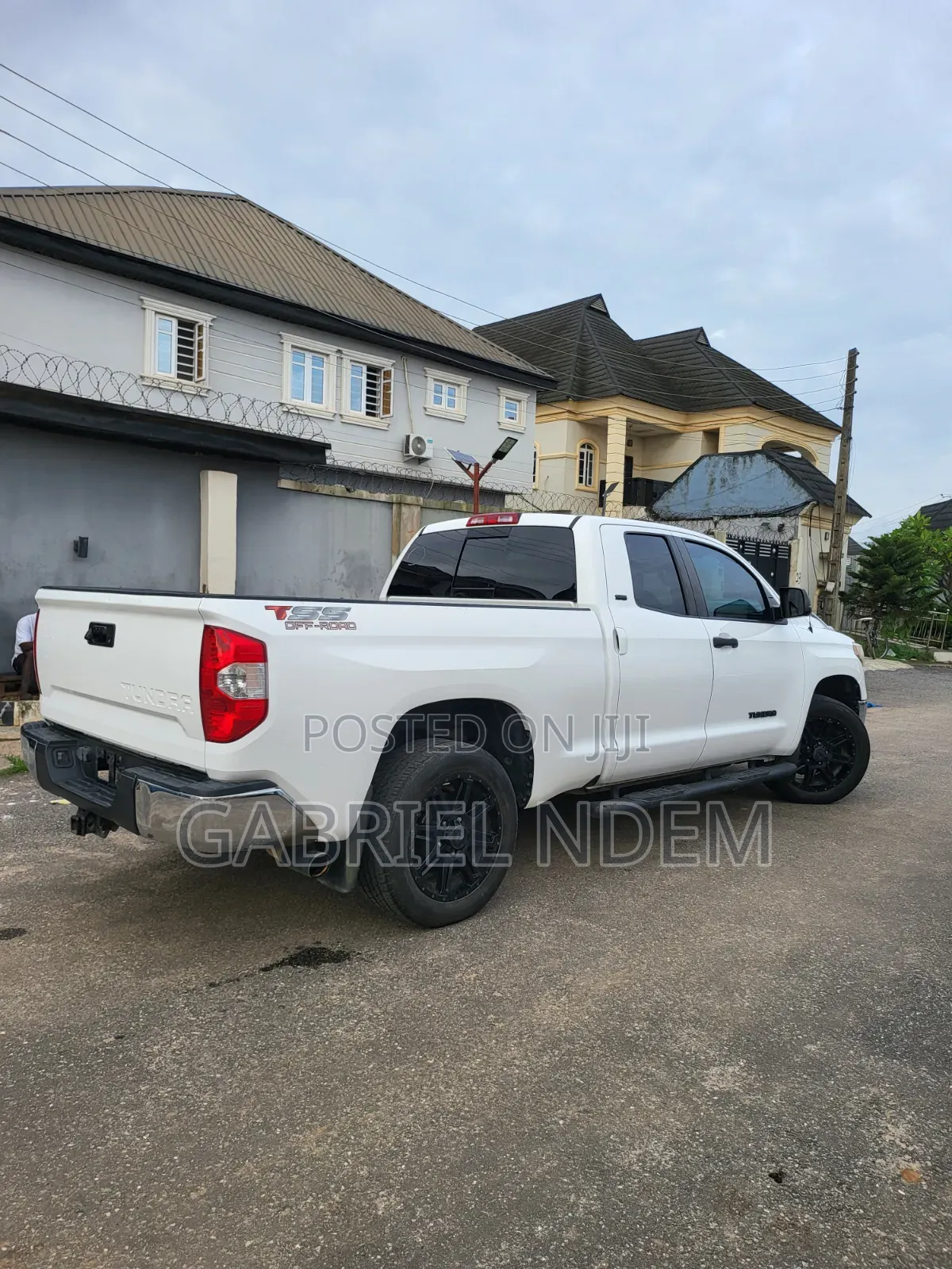 Toyota Tundra 2019 White
