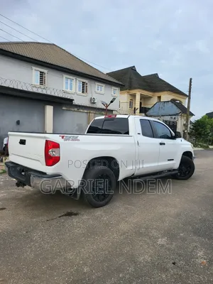 Toyota Tundra 2019 White