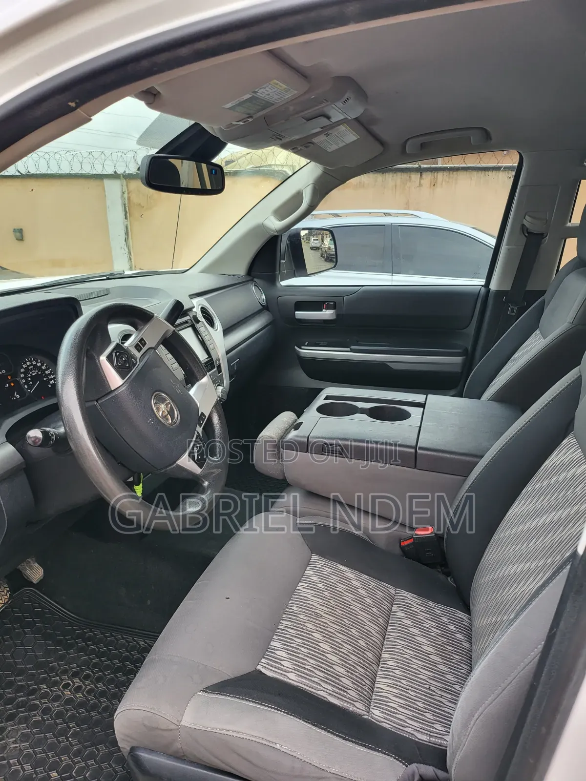 Toyota Tundra 2019 White