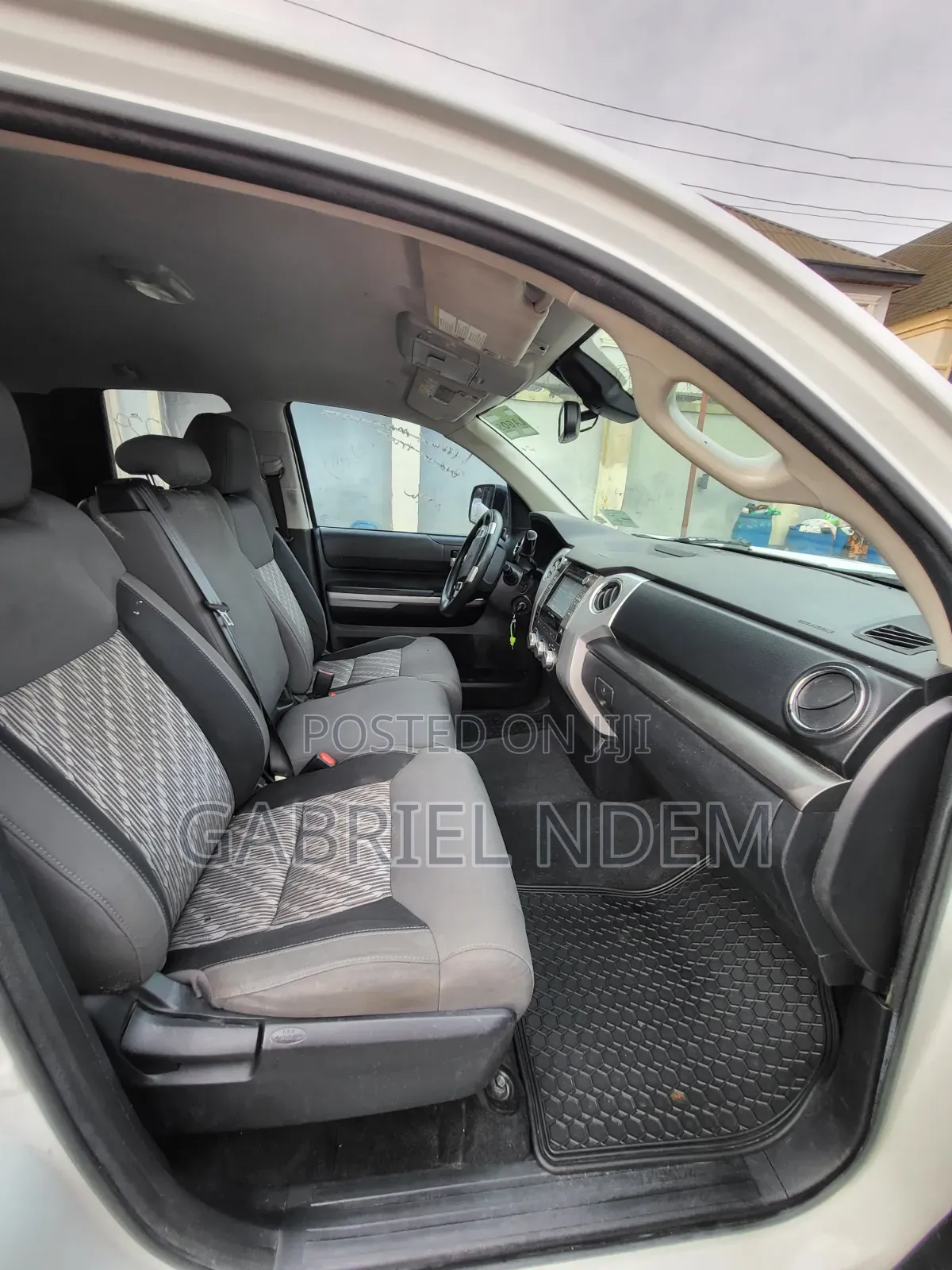Toyota Tundra 2019 White