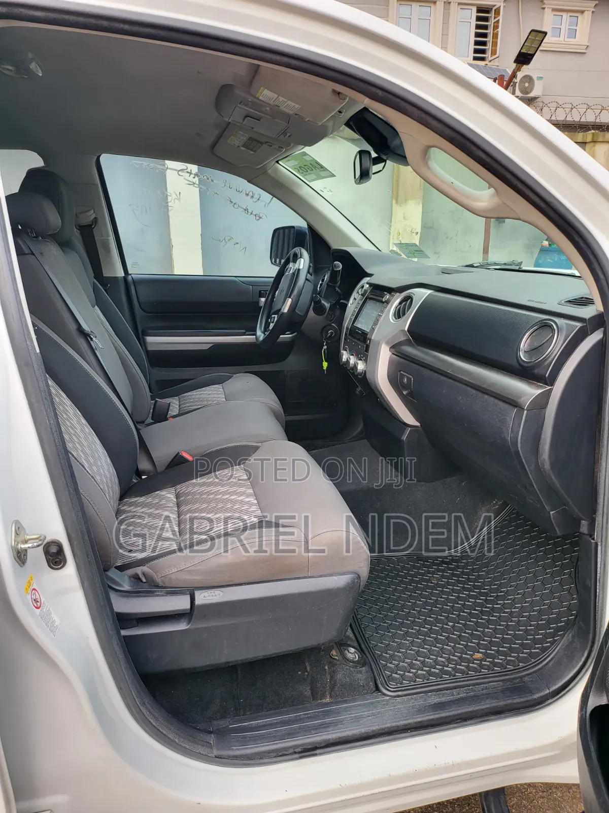 Toyota Tundra 2019 White