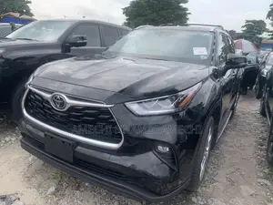 Toyota Highlander Platinum 2022 Black