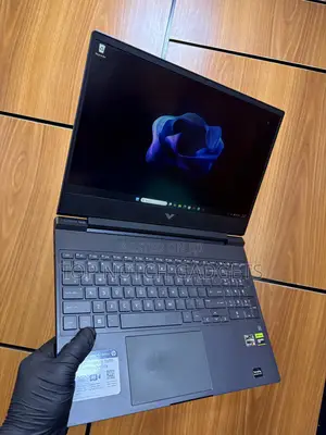 Laptop HP Victus 15 16GB AMD Ryzen 5 SSD 1T