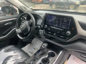 Toyota Highlander Platinum 2022 Black