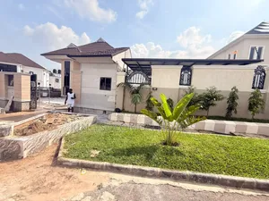 5bdrm Duplex in Asokoro for sale