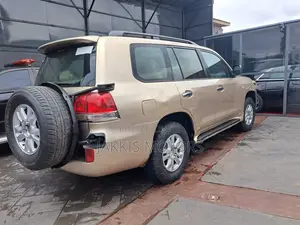 Toyota Land Cruiser 2009 Gold