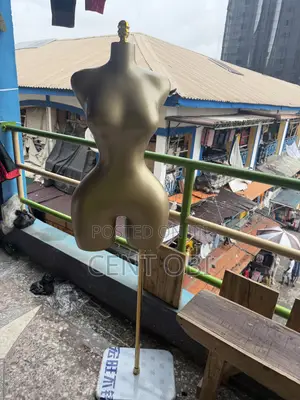 BBL Half Body Fiber Mannequin