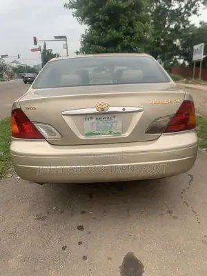 Toyota Avalon XLS w/Bucket Seats 2002 Gold