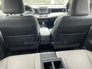 Toyota RAV4 Platinum 4dr SUV (2.5L 4cyl 6A) 2018 Silver