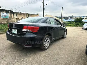 Toyota Avensis 2013 Black