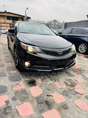 Toyota Camry SE 4dr Sedan (2.5L 4cyl 6A) 2013 Black