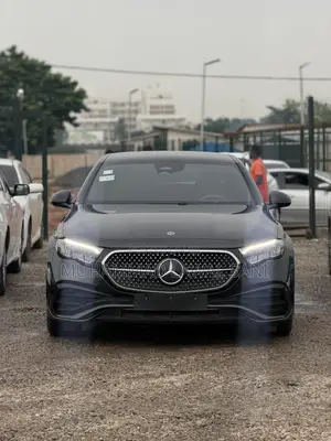 New Mercedes-Benz E200 2025 Black