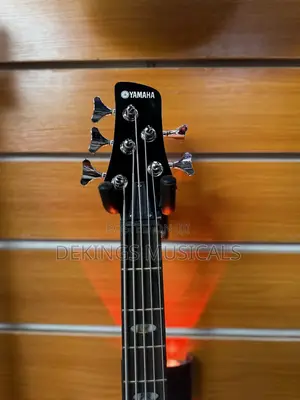 Active Yamaha Bass Guitar 5 Strings